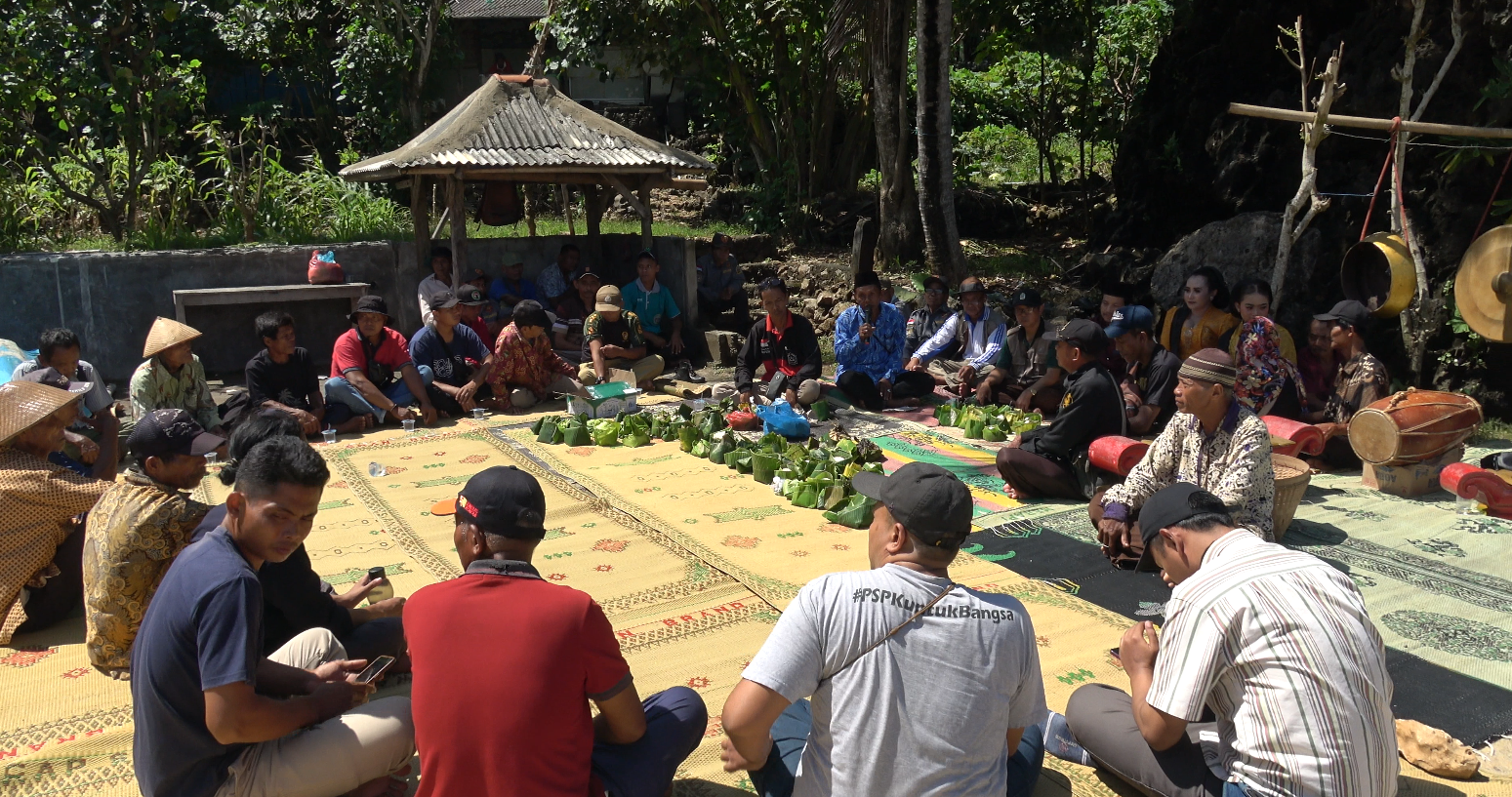 Ngalangi: Ritual Melestarikan Lingkungan